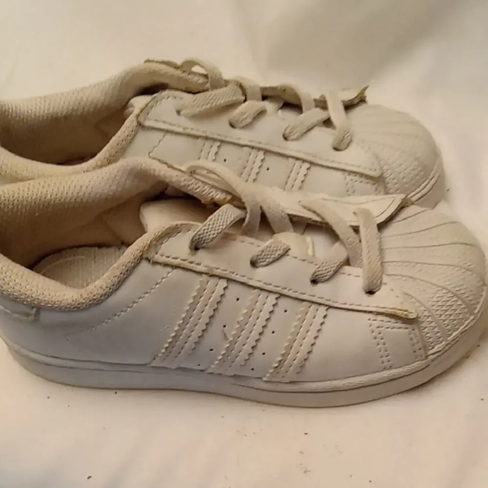 Adidas Toddler Size 9.5 Shell Toe Ortholite Cream Shoes